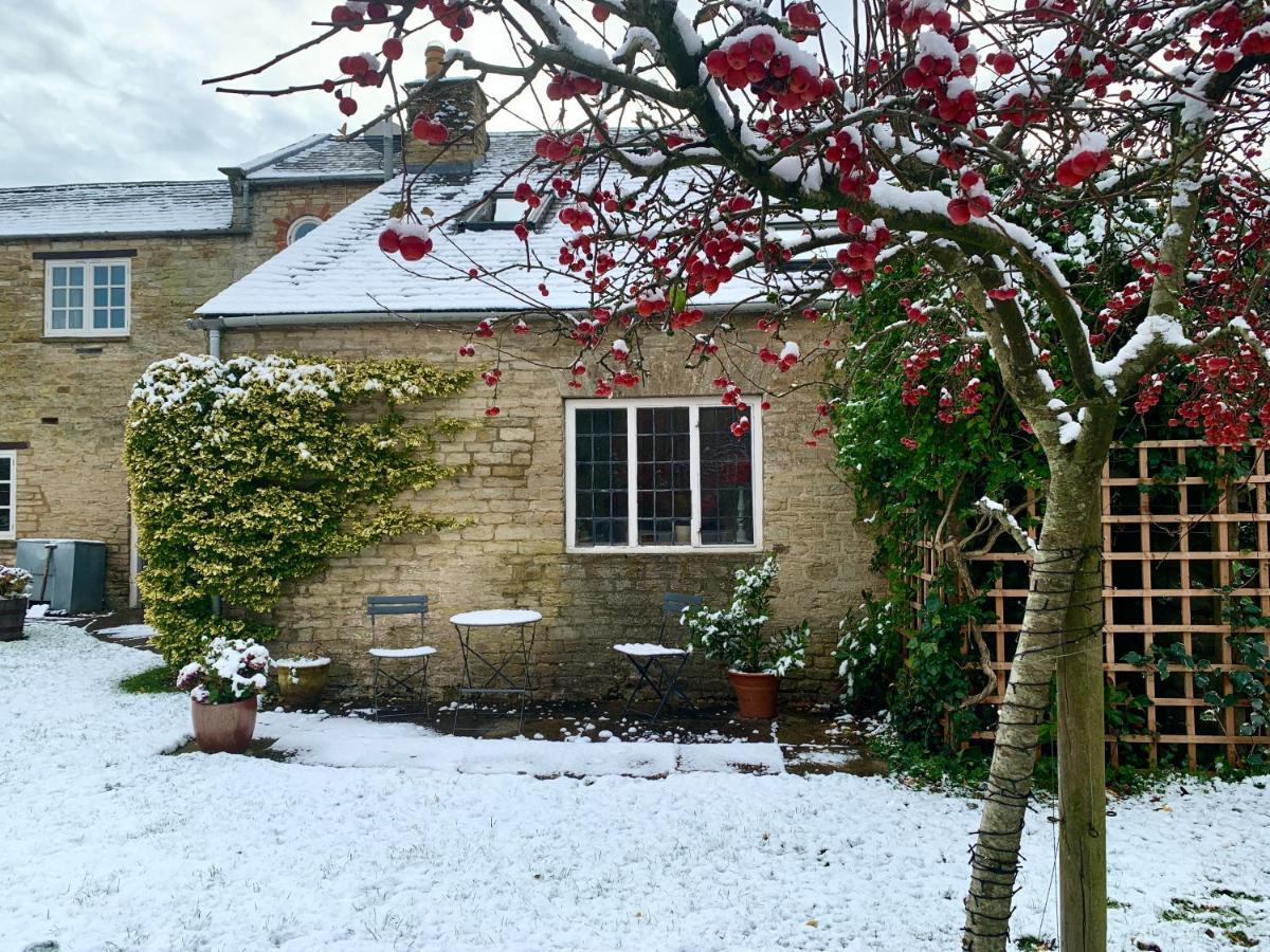 Garden Barn Villa Farthinghoe Exterior photo